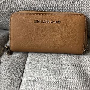 Michae Kors Tan Wallet